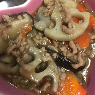 レンコンと人参と椎茸と豚ひき肉の炒め煮